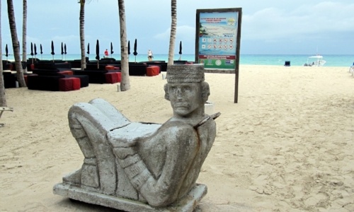 living-in-cancun-chac-mool-beach